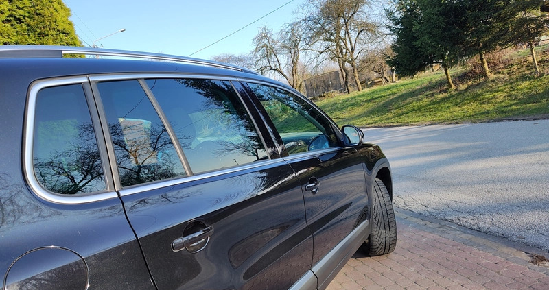 Volkswagen Tiguan cena 59999 przebieg: 180000, rok produkcji 2013 z Myślibórz małe 742